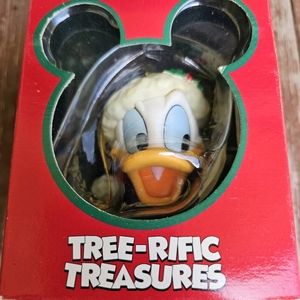 Donald Duck christmas ornament